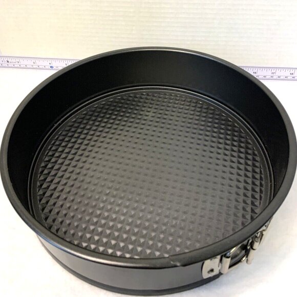 Non-Stick Carbon Steel Springform Pan, 10-Inch - Picture 3 of 5